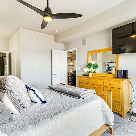 Waterfront Lake Ozark Condo With Deck And Pools Εξωτερικό φωτογραφία