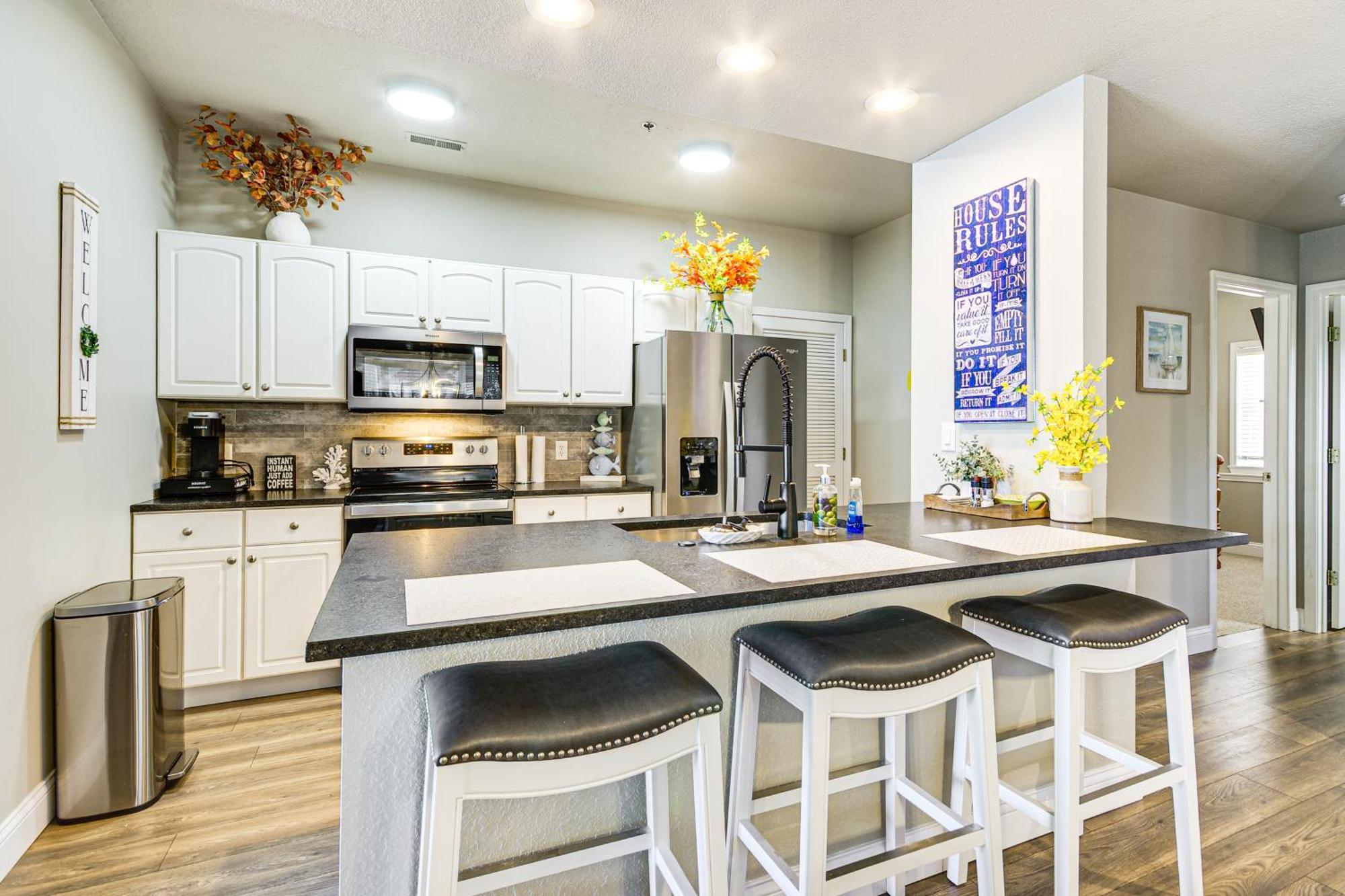 Waterfront Lake Ozark Condo With Deck And Pools Εξωτερικό φωτογραφία